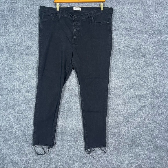 Madewell Denim - Madewell Women’s 35 9” Mid Rise Skinny Black Butterfly Button Raw Hem Jeans